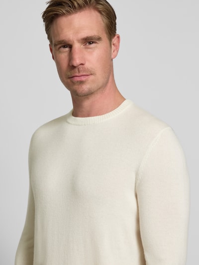 Christian Berg Men Sweter z kaszmiru o kroju regular fit z okrągłym dekoltem Złamany biały melanż 3