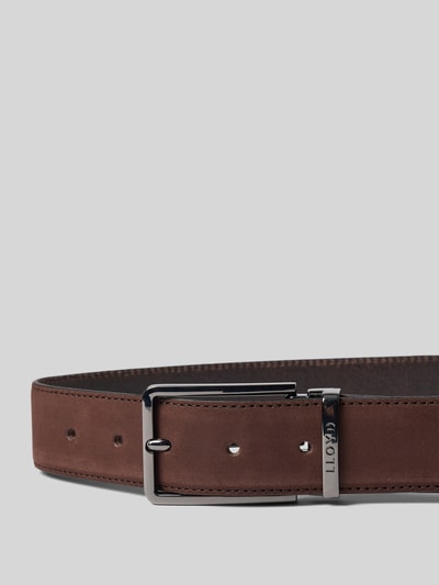 Produktfoto, pasek męski z naturalnej skóry, detal z logo LLOYD, Model 'Nubuck', sprzączka, szerokość w rozmiarze 90: 3 cm, LLOYD.