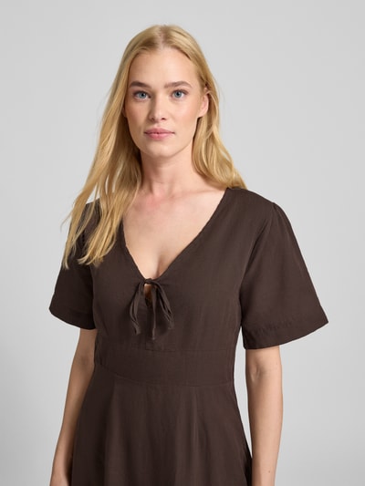 Neo Noir Sukienka lniana z rękawem o dł. 1/2 model ‘Ilsie’ Ciemnobrązowy 3