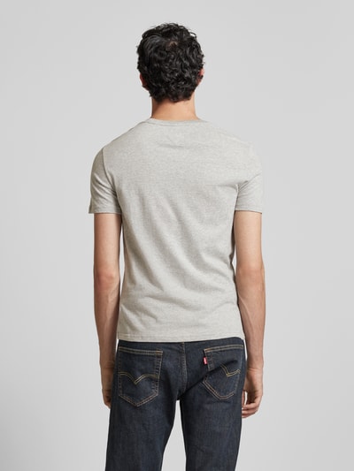 Tommy Jeans Slim fit T-shirt met logobadge in een set van 2 stuks Lichtgrijs gemêleerd - 5