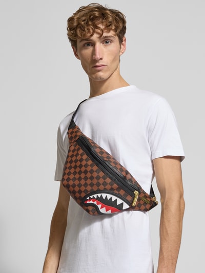 Sprayground Bauchtasche im Allover-Look Modell 'SAWTOOTH SHARKS IN PARIS' Dunkelbraun 1
