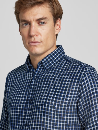 s.Oliver RED LABEL Regular Fit Freizeithemd aus strukturierter Baumwolle mit Button-down-Kragen Blau 3