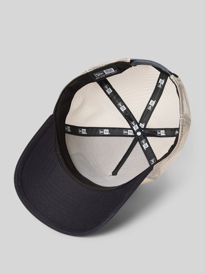 New Era Czapka z daszkiem i naszywką z motywem i logo Beżowy 2