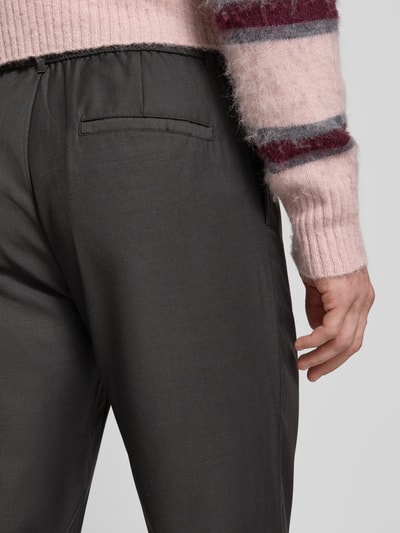 Samsøe Samsøe Spodnie materiałowe z kieszeniami z tyłu model ‘SABERTIL’ Grafitowy 3