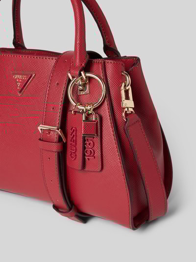 Guess Handtasche mit Label-Applikation Modell 'NOELLE II' Dunkelrot 3