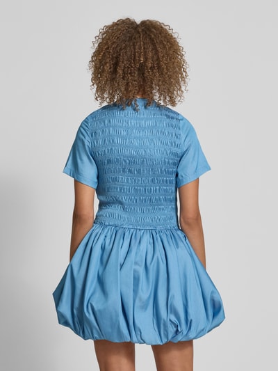 Amy Lynn Cocktailkleid mit Smok-Details Modell 'Eleonor' Blau 5
