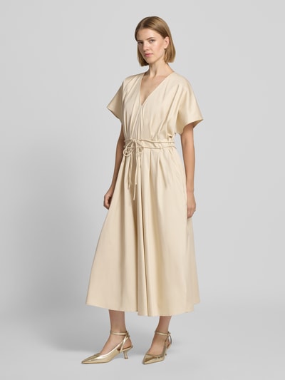 Christian Berg Cocktail Cocktailkleid mit V-Ausschnitt und Schnürung Kitt 1