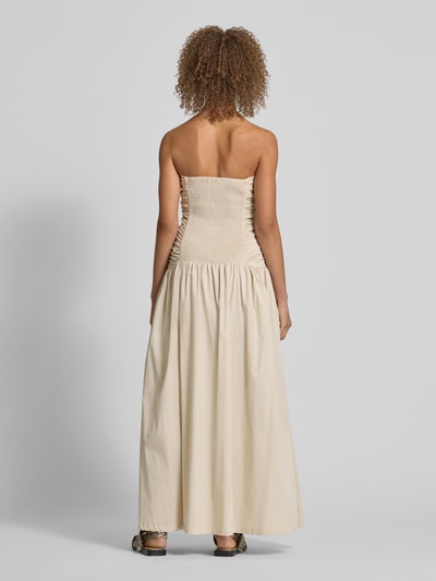 Amy Lynn Cocktailkleid mit Raffungen Modell 'Shyla' Offwhite 5