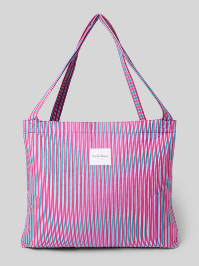 Produktfoto, Tote Bag mit Logo-Patch Modell 'Poplin' von STUDIO NOOS, niebiesko-czerwone paski, tekstylna faktura, szerokość w rozmiarze 1: 52 cm, długość w rozmiarze 1: 43 cm, głębokość w rozmiarze 1: 8 cm, długość pasków na ramię w rozmiarze 1: 74 cm, otwarta komora główna, logo-patch