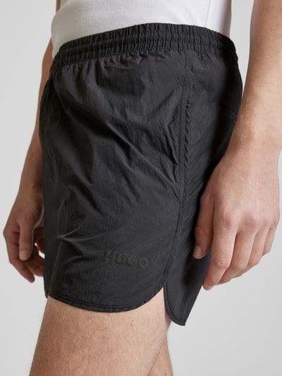 HUGO Regular fit korte broek met labelprint, model 'Daigo' Zwart - 3