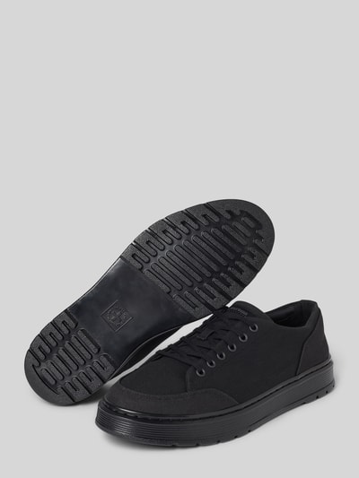 Produktfoto, sneakersy z detalem z logo model 'Brookline' od Dr. Martens, czarne, zaokrąglony krój, wiązanie, wysokość obcasa 4 cm, wysokość cholewki 6 cm, szerokość w rozmiarze 44: 9 cm