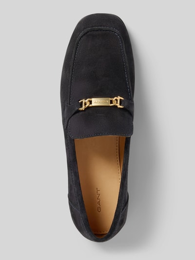 Produktfoto, dunkelblauer Loafer aus echtem Rindsleder Modell 'Gimble' von GANT für Damen, goldfarbene Schnalle, glatte Struktur