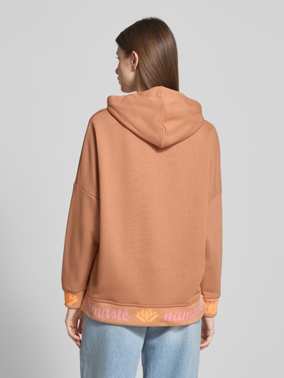 miss goodlife Hoodie mit Ziersteinbesatz und überschnittenen Schultern Hellbraun 5