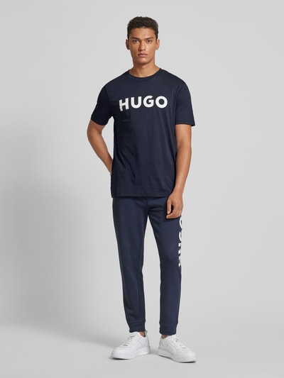 HUGO T-Shirt mit Label-Schriftzug Modell 'DULIVIO' Dunkelblau 1