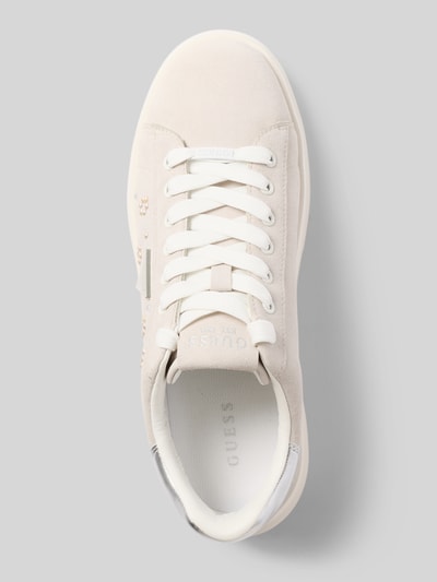 Produktfoto, Sneaker mit Perlen Modell 'ELBINA12' von Guess in Beige mit Abgerundete-Spitze, Schnürung, Logo und Perlen-Details, Absatzhöhe 5 cm, Schafthöhe 6 cm, Schaftweite 9 cm