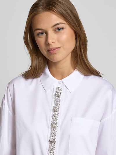 Rich & Royal Bluzka koszulowa o kroju relaxed fit z obszyciem kamieniami stras Biały 3