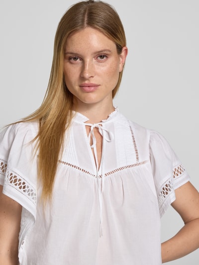 Oui Regular Fit Bluse mit Schnürung und Lochstickerei Weiss 3