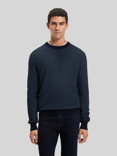 BOSS Orange Sweter o kroju regular fit z dzianiny z mieszanki bawełny i kapoku model ‘KLAPOK’ Granatowy 4