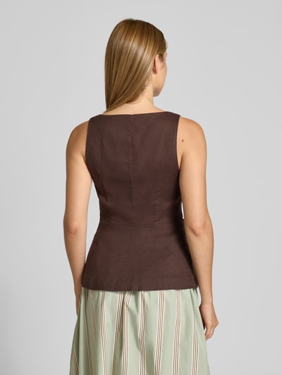 Vrouwenmodel draagt Top aus Leinen-Mix mit Karree-Ausschnitt van Stefanel, dames top van linnenmix met viscose, getailleerd model, knoopsluiting, ruglengte bij maat 36: 58 cm, Ganzkörperansicht Rückansicht.