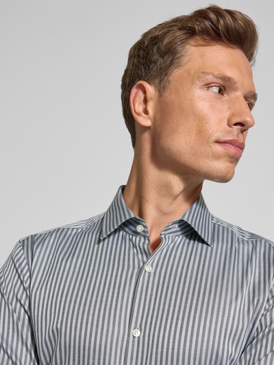 HUGO Slim Fit Businesshemd aus reiner Baumwolle Modell 'KENNO' Dunkelgruen 3