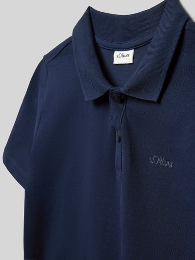 Produktfoto, Regular Fit Poloshirt aus reiner Baumwolle von s.Oliver RED LABEL, unifarbenes dunkelblaues Piqué, Polokragen, Kurzarm