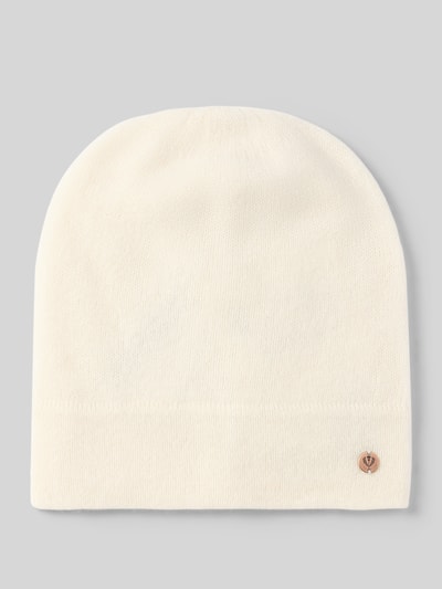 Produktfoto, Beanie aus reinem Kaschmir von FRAAS in Cremeweiß, feine Textur, Label-Applikation, Ziernaht, weiches Material.