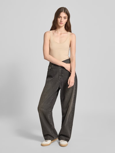 Only Regular Fit Tank Top mit Frill am Saum Modell 'SARA' Sand 1