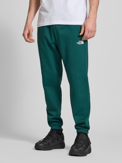 The North Face Regular tapered fit sweatpants met labelprint Groen - 4