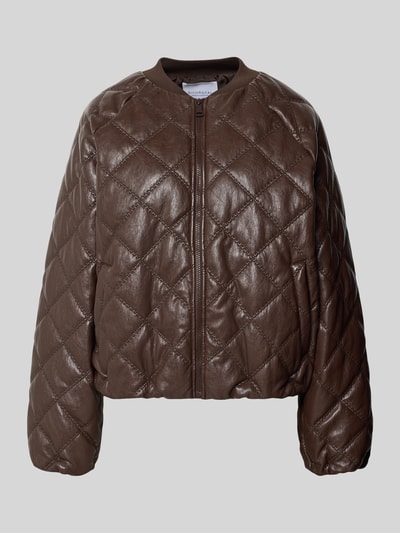 Produktfoto, Regular Fit Jacke in Stepp-Optik von Rich & Royal, braune Leder-Optik mit Rautenstruktur, Reißverschluss, glatte Textur