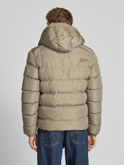 Superdry Kurtka pikowana z kapturem i bocznymi kieszeniami zapinanymi na zamek błyskawiczny Beżowy 5