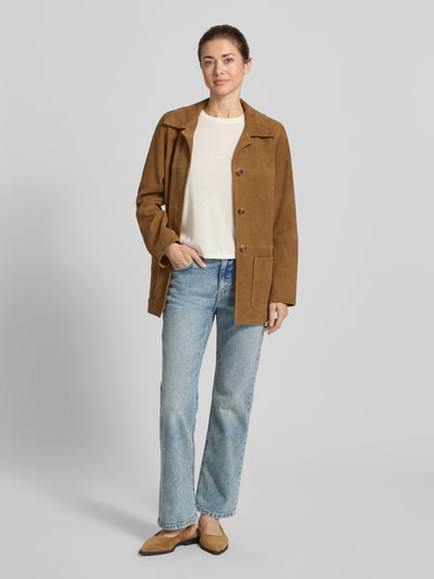 Vrouwenmodel draagt Straight Fit Jeans uit katoenmix van Lauren Ralph Lauren in denimlook, straight pasvorm, high waist, labelpatch, 5-pocketmodel, knoop- en ritssluiting, riemlussen, lichtblauw, Ganzkörperansicht van voren.