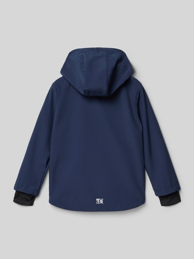 Produktfoto, Regular Fit Softshell-Jacke mit Kapuze van s.Oliver RED LABEL in effen kleuren met labelprint, zijsteekzakken, fleece-materiaalverwerking, asymmetrisch afgeronde rompzoom