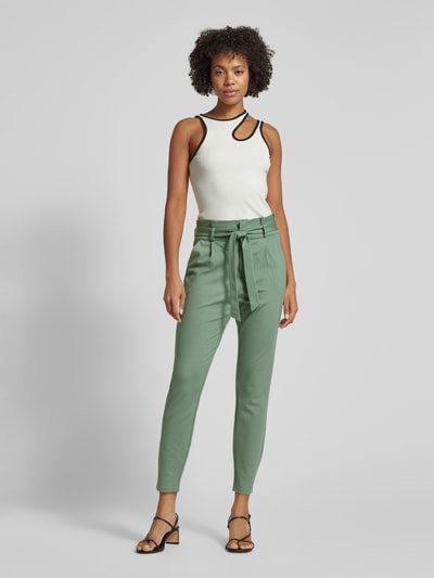 Vero Moda Tapered fit stoffen broek met strikceintuur, model 'EVA' Olijfgroen - 1