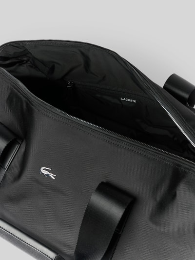 Produktfoto, Weekender mit Logo-Detail Modell 'Everyday Weekend Bag' von Lacoste, schwarze strukturierte Oberfläche, Herren Weekender von Lacoste