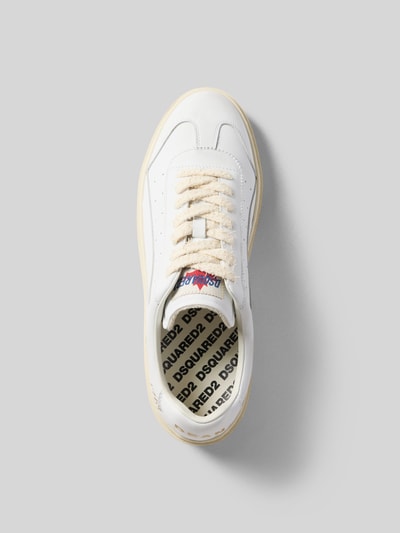 Produktfoto, Sneaker mit Label-Detail von Dsquared2 aus weißem Leder, Schnürverschluss, strukturierte Sohle, abgerundete Spitze, Herren, Absatzhöhe 3 cm, Schafthöhe 7 cm, Label-Print innen