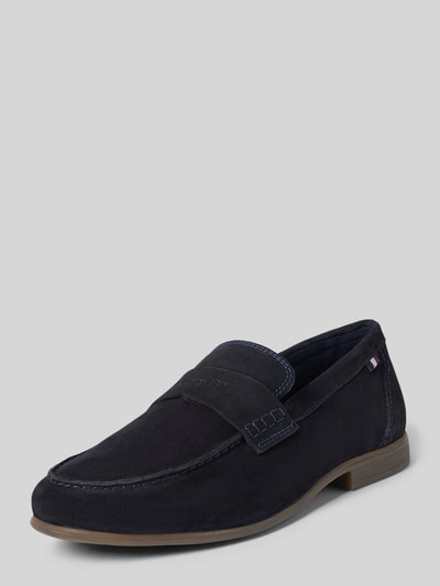 Produktfoto, Loafer aus echtem Leder mit Logo-Detail Modell 'Trip' von bugatti, dunkelblau, abgerundete Passform, profilierte Sohle, Absatzhöhe 2 cm, Schafthöhe 8 cm, Schaftweite 6 cm, matte Struktur