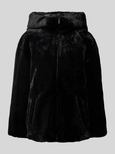 Produktfoto, schwarze Kunstfelljacke mit Kapuze von Emporio Armani, glatte Oberfläche, seitliche Eingrifftaschen, gerade Passform