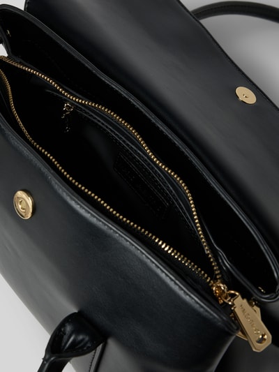 Produktfoto, Handtasche mit Label-Applikation von VALENTINO BAGS mit Überschlag, Magnetverschluss, Hauptfach, goldenen Details, glatte Lederoptik, Tragehenkel, Schulterriemen, Breite 34 cm, Länge 17 cm, Tiefe 14 cm, 125 cm Schulterriemen