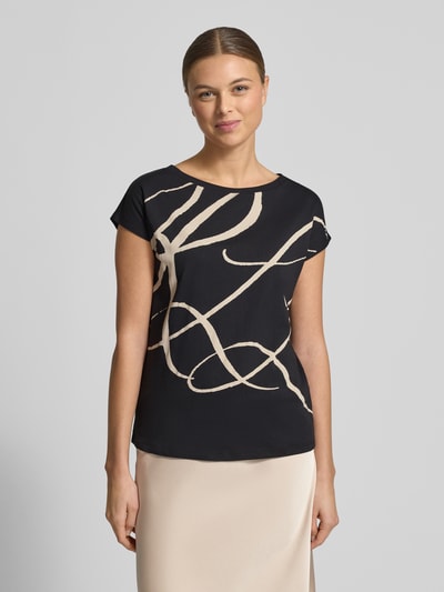Kobiece model prezentuje Slim Fit T-Shirt mit Allover-Print Modell 'Grieta' od Lauren Ralph Lauren, bawełniany miks, krótkie rękawy, widok z przodu, ujęcie całej sylwetki.