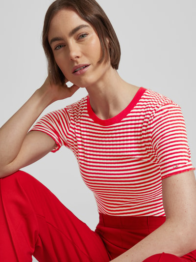 Tommy Hilfiger T-shirt o kroju slim fit z wzorem w paski Czerwony 3