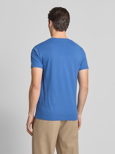 Gant T-shirt o kroju slim fit z wyhaftowanym logo Królewski niebieski 5