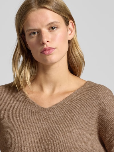 Only Regular Fit Strickpullover mit V-Ausschnitt Modell 'CAMILLA' Taupe Melange 3