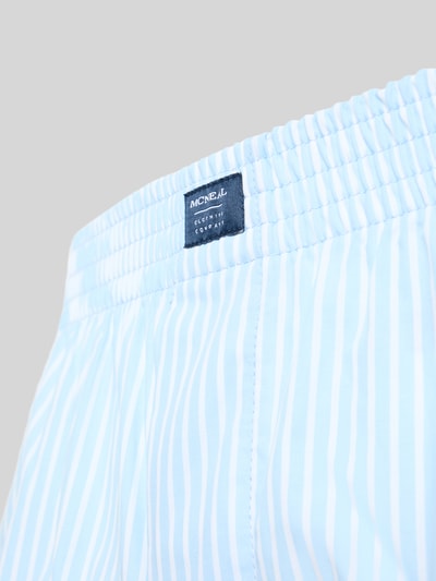 Produktfoto, Boxershorts met elastische band in set van 3 van MCNEAL, puur katoen, regular fit, labeldetail, lichtblauw met witte strepen.