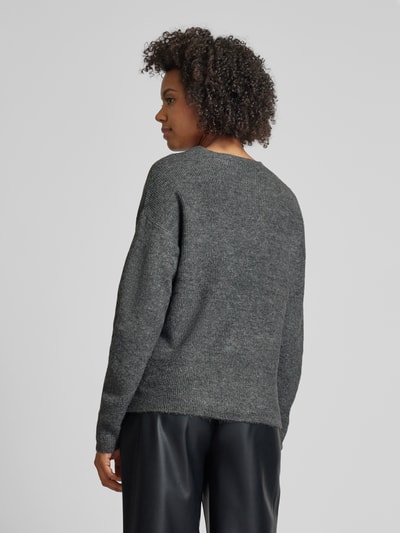 Vero Moda Regular Fit Strickpullover mit V-Ausschnitt Modell 'CREWLEFILE' Mittelgrau 5