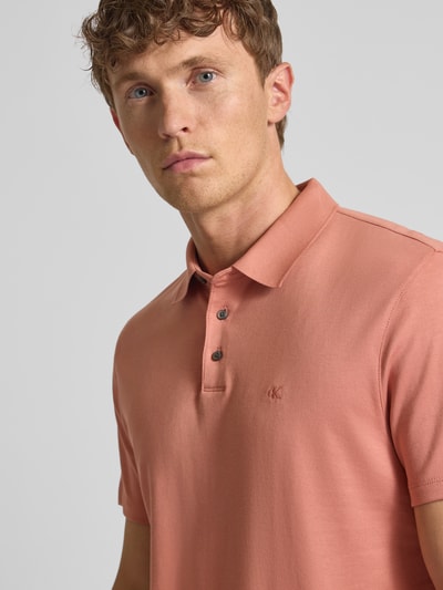 CK Calvin Klein Relaxed Fit Poloshirt mit Logo-Stitching Modell 'SUPIMA' Lachs 3