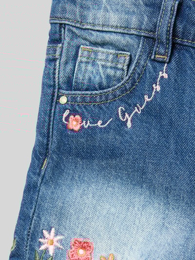 Guess Jeansshorts mit 5-Pocket-Design Modell 'RIGID' Hellblau 2