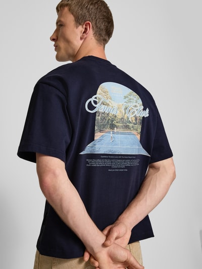 PROHIBITED T-Shirt mit Label-Stitching und Rundhalsausschnitt Marine 3