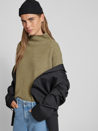 Filippa K Oversized Pullover mit Stehkragen Khaki 3