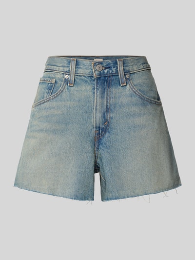 Produktfoto, Loose Fit Jeansshorts aus reiner Baumwolle Modell 'CINCH' von Levi's®, hellblauer Denim mit sichtbarer Struktur, Damen Jeansshorts