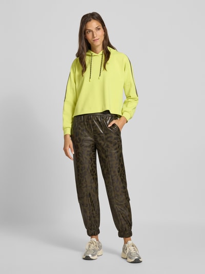 Marc Cain Hose in Leder-Optik mit elastischem Bund Khaki 1